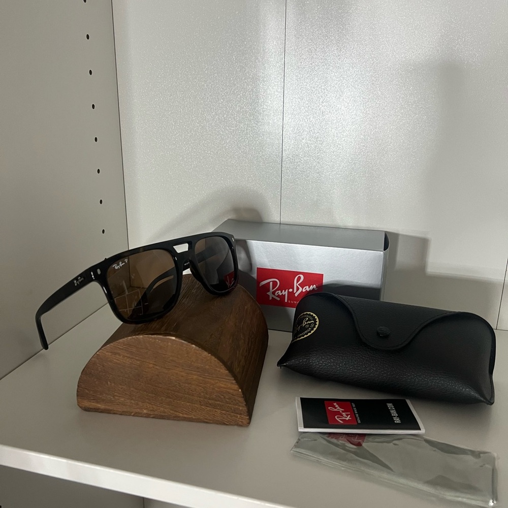 🔥🔥 New Ray-Ban Black and Brown Sunglasses - Picture 1 of 2